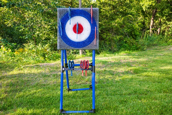 🪓 Who’s up for some friendly competition? Axe throwing at Casa de Galena is the ultimate way to break the ice (pun intended 😉).