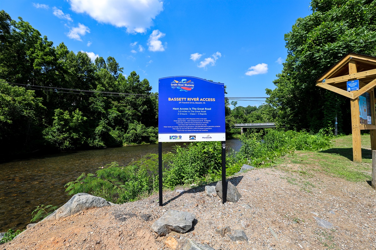 Smith River access, bring your kayaks and canoes