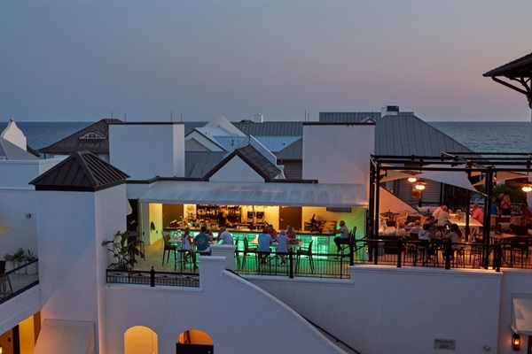 Head to the Havana Rooftop Bar at The Pearl for handcrafted cocktails, coastal breezes, and stunning views of Rosemary Beach—perfect for sunset sips or a romantic night out.