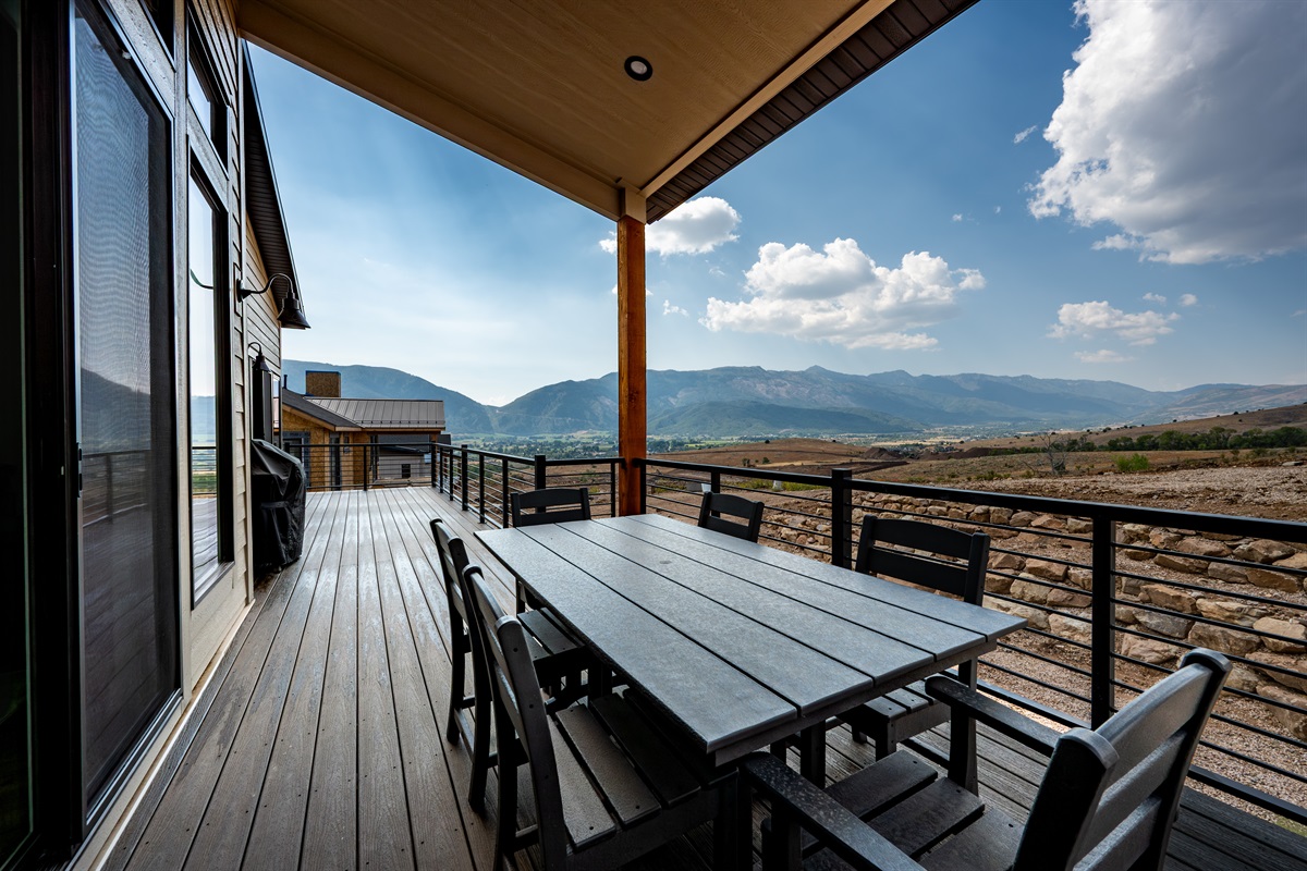 Eat outside on the balcony and breathe in the mountain air.