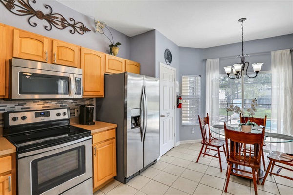 Open Kitchen area - Breakfast nook