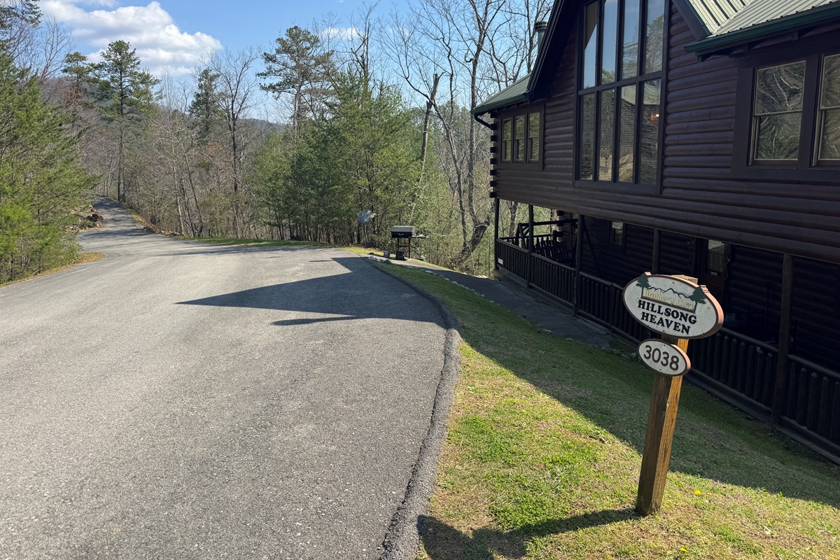 plenty of parking all the way down the cul-de-sac in front of our cabin!