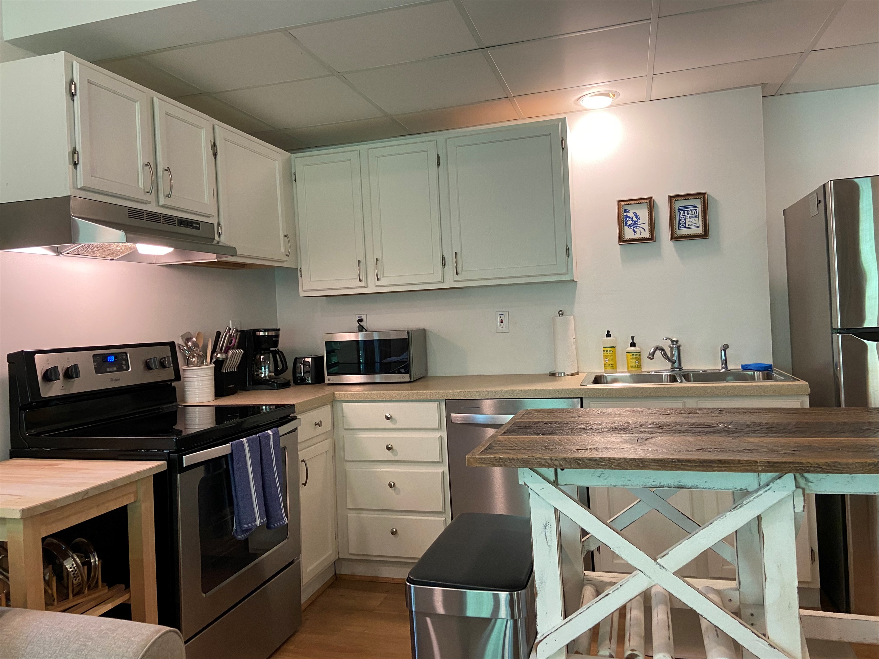 Kitchen includes full-sized appliances and is well appointed to make a delicious meal.