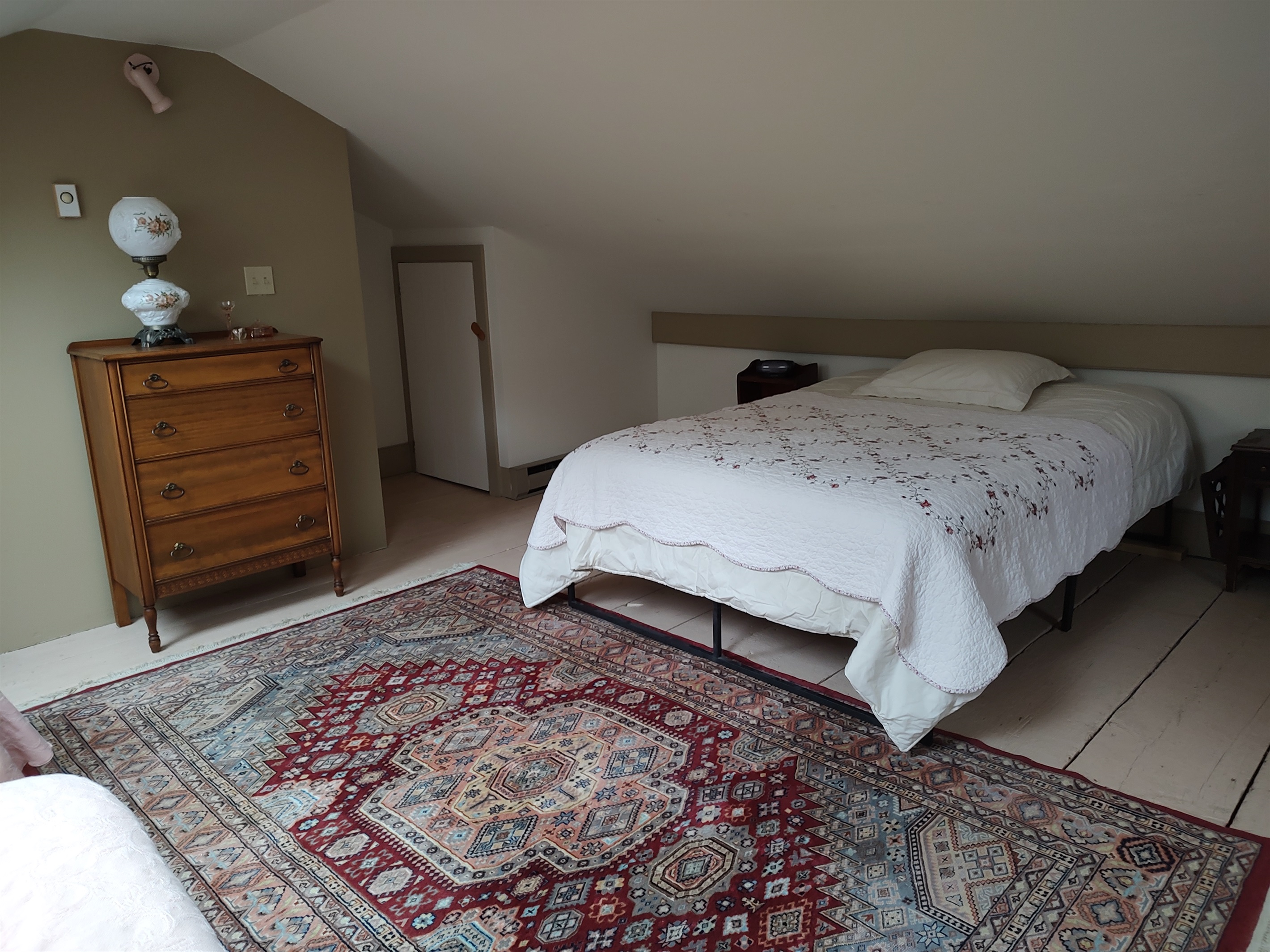 Queen Bed in Sleeping loft.