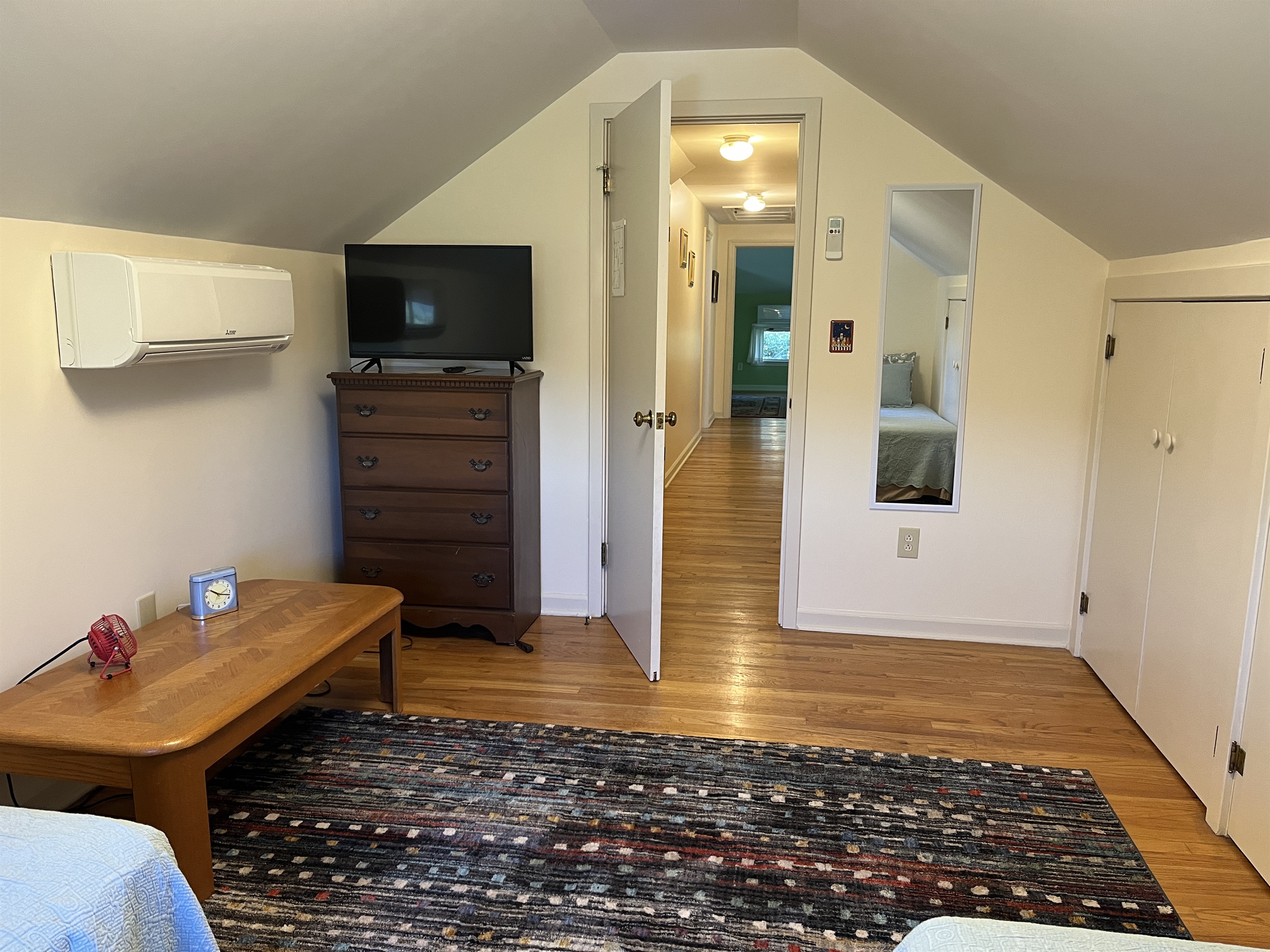 2nd floor Twin bedroom