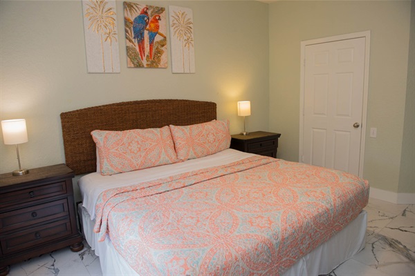 Suite 2 - King bed