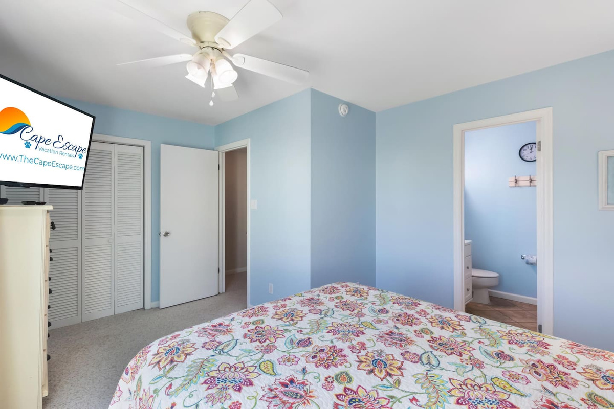 Your queen guest room sits right beside its ensuite &mdash; guests get privacy and comfort without sharing a hallway bathroom.