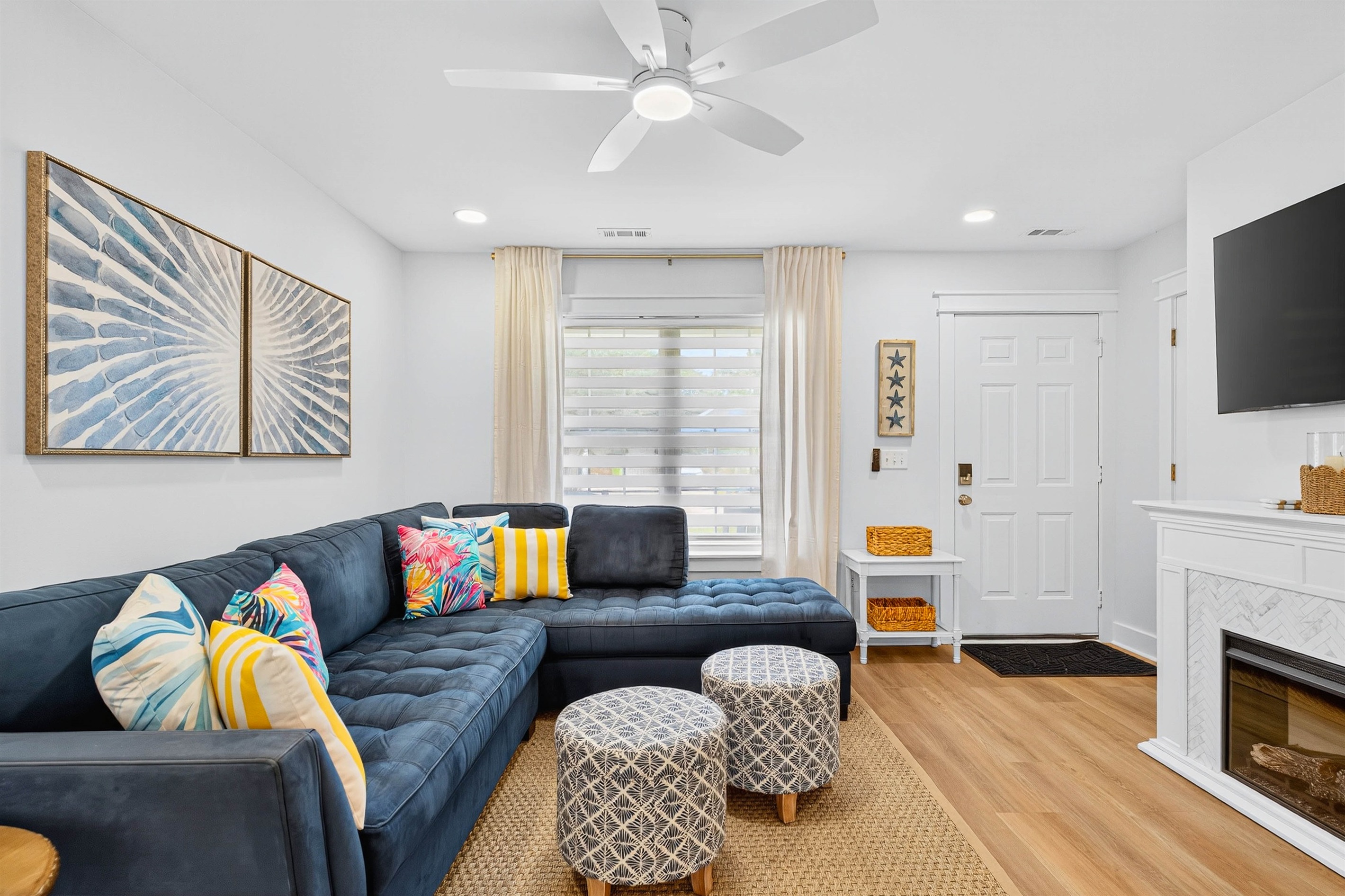 New No-Step Cottage, Walk to Beach