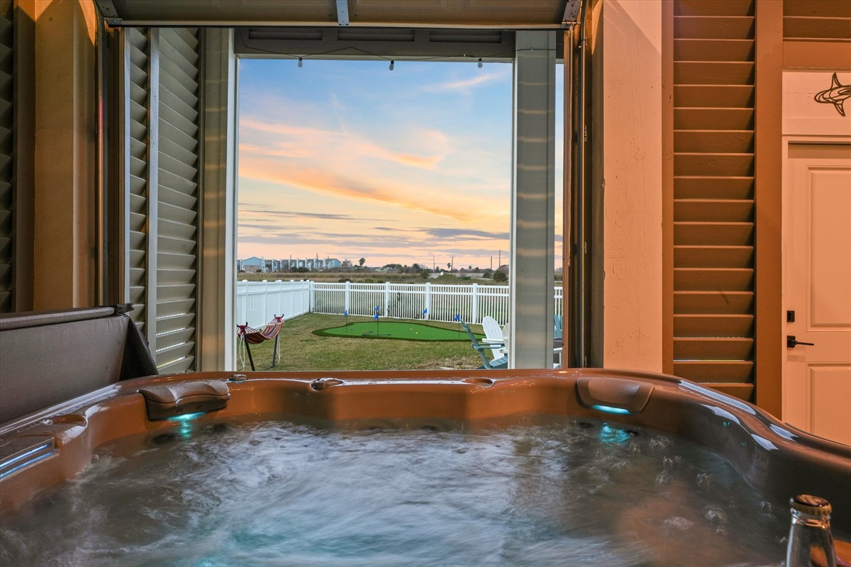 b4e176b1cb3243d8b782e8689b8fa23e Large | Beachhouse | Texas | TX | Vacation Homes | Galveston | Crystal Beach | Kokomo | Breezy Days | Beachfront Elegance | Sunrise Serenity | Southern Sands Property Management, LLC
