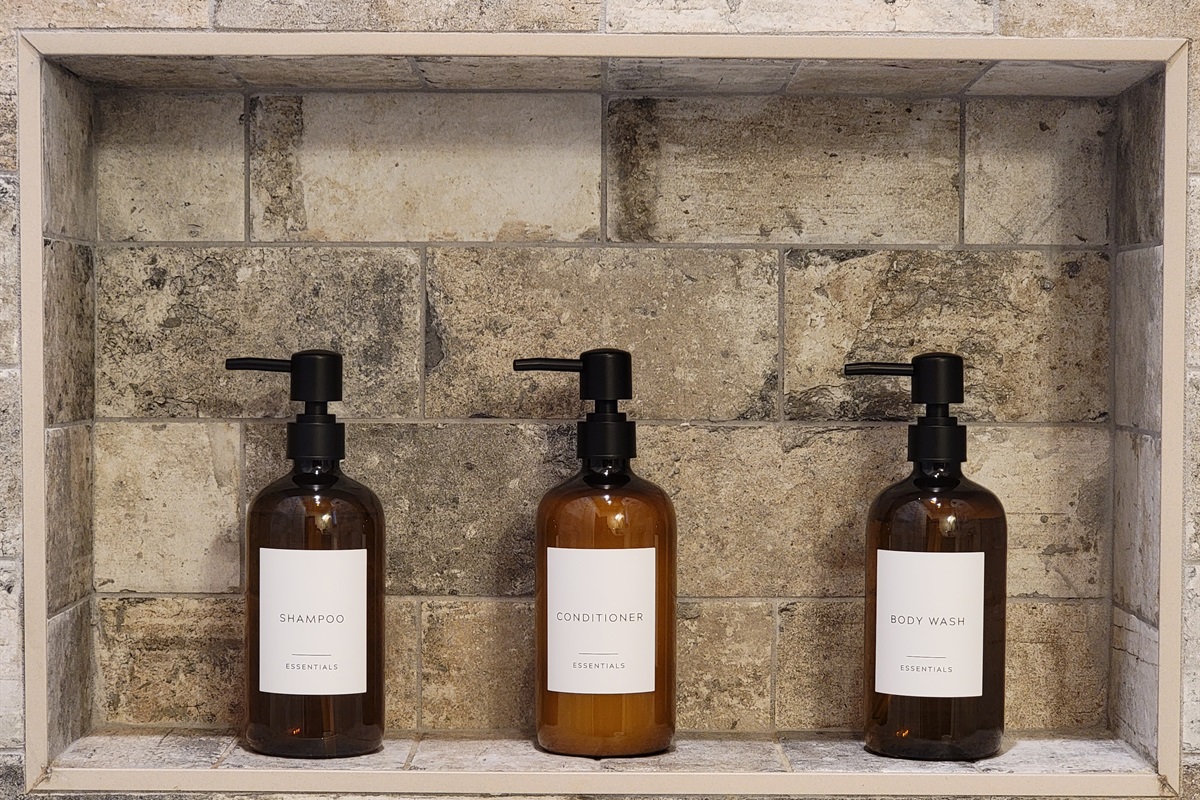 Luxury bath soaps provided