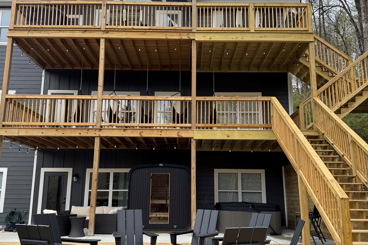 Outdoor easy living area