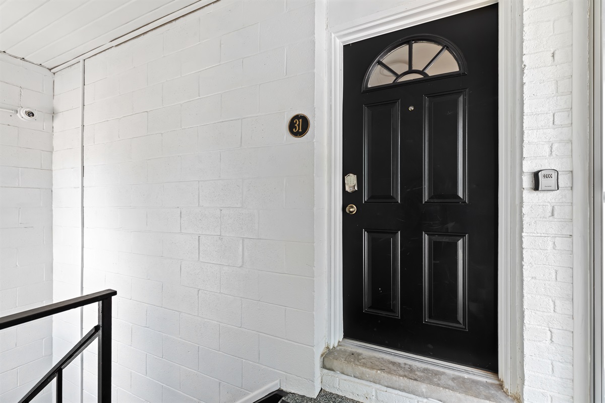 Private, well-maintained entryway for peace of mind.