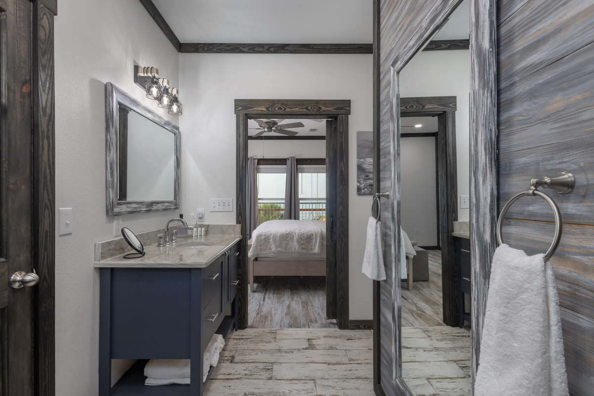 Large mirror master bath