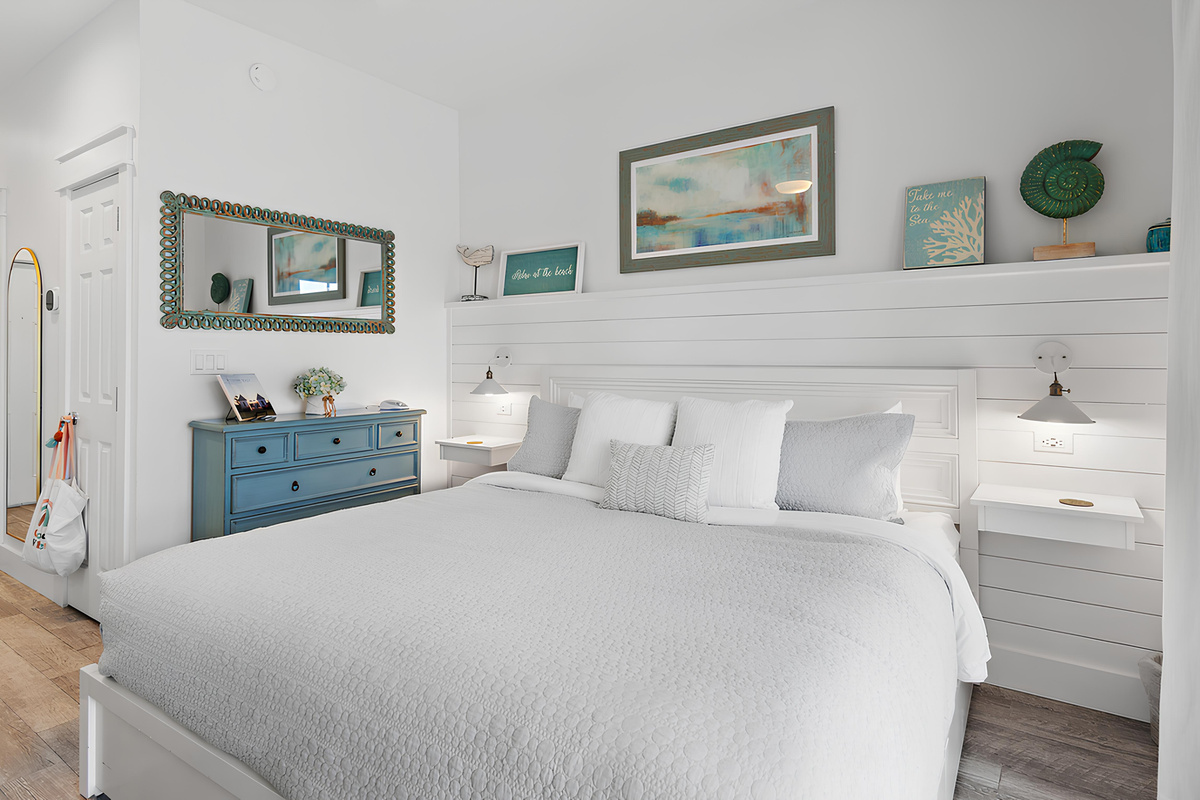 Sun-drenched 30A studio with a premium King bed layout, located steps from Rosemary and Alys Beach.