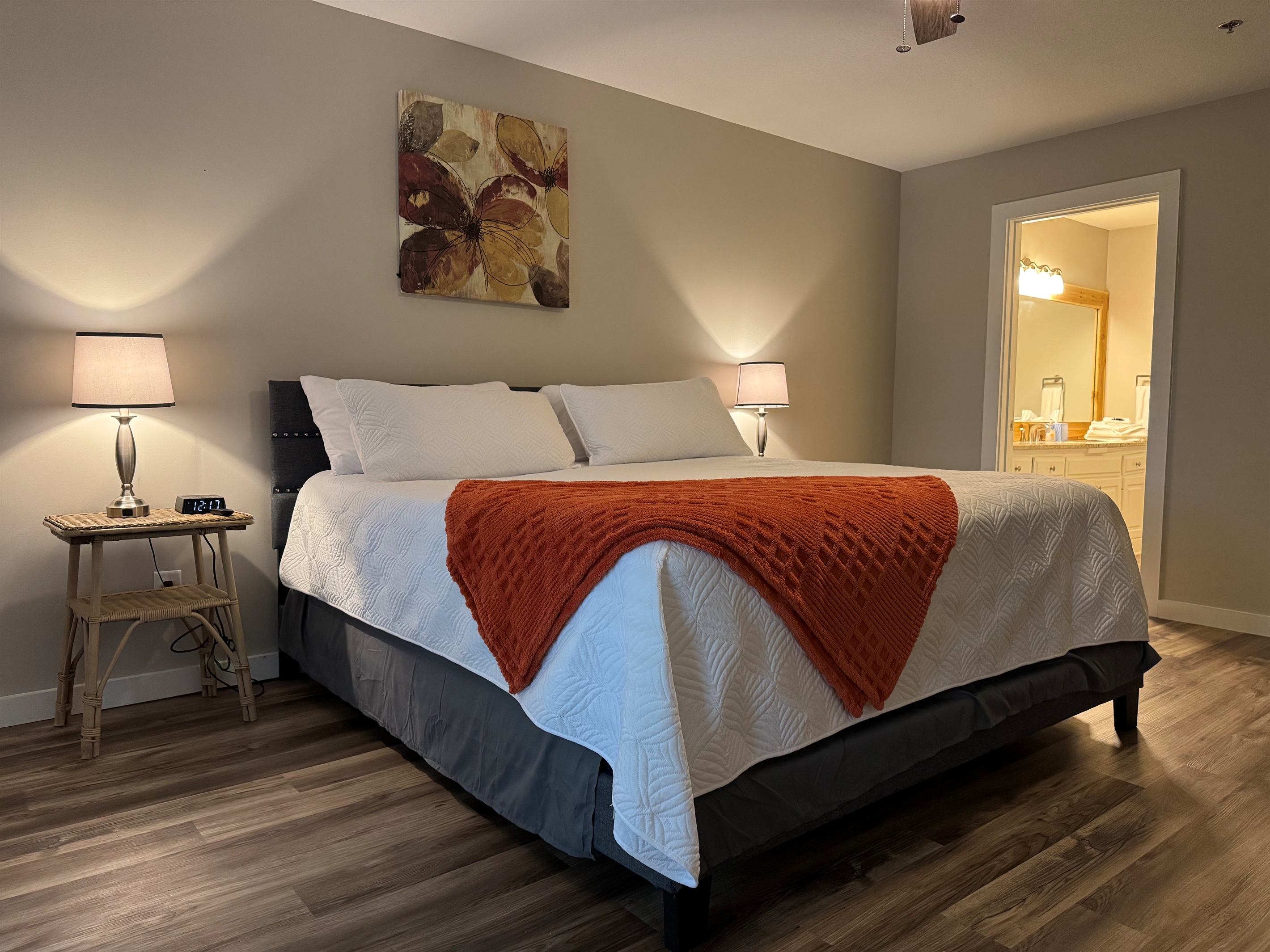 🛏️ King bed, smart Roku TV, and a spacious layout to stretch out and relax.