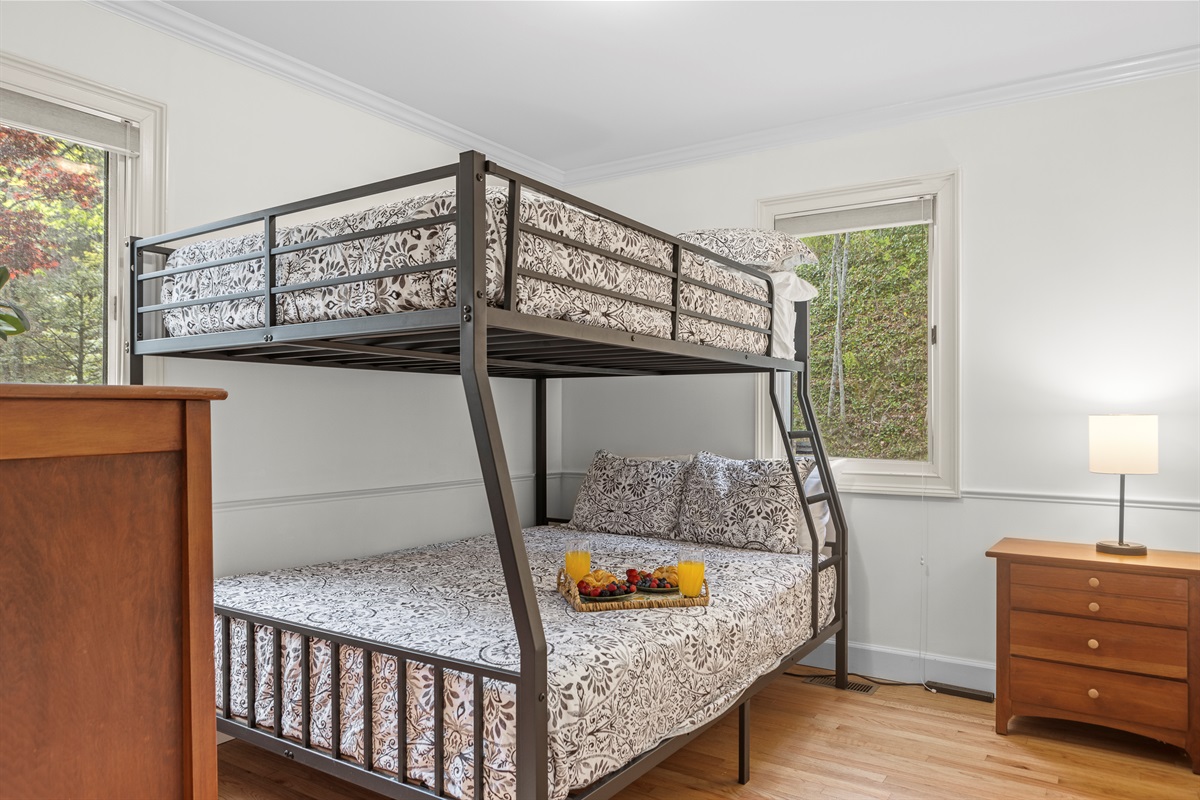 Bunk Room1: Fun bunk beds with views of nature—perfect for the adventurous traveler!