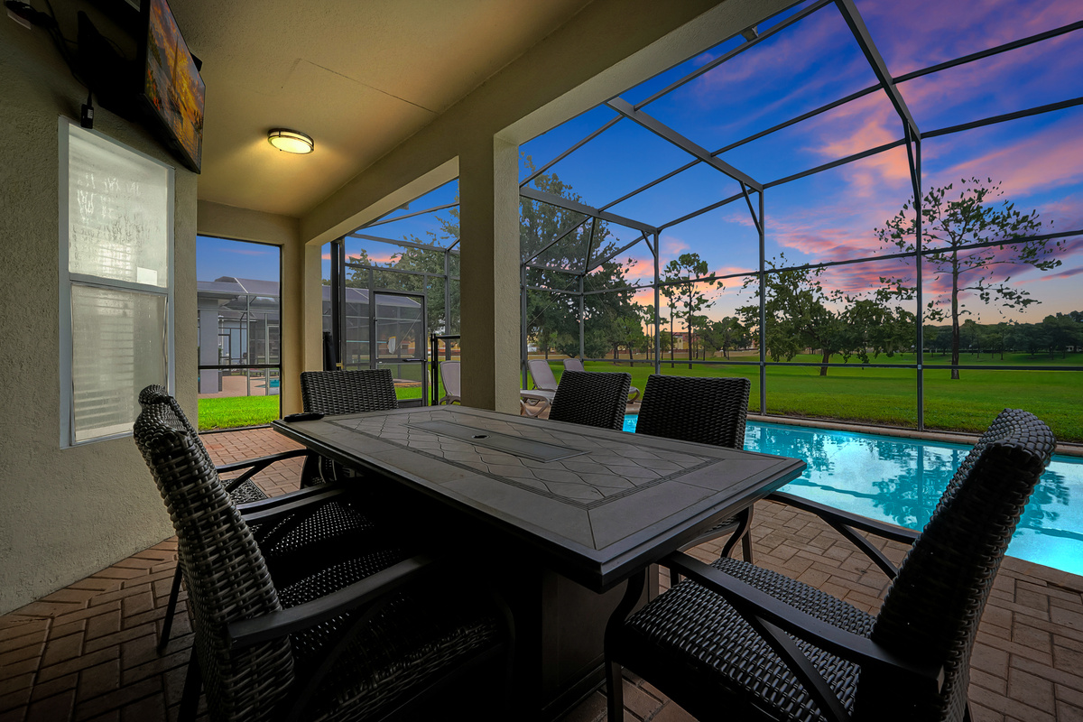 Lanai outdoor dining at sunset