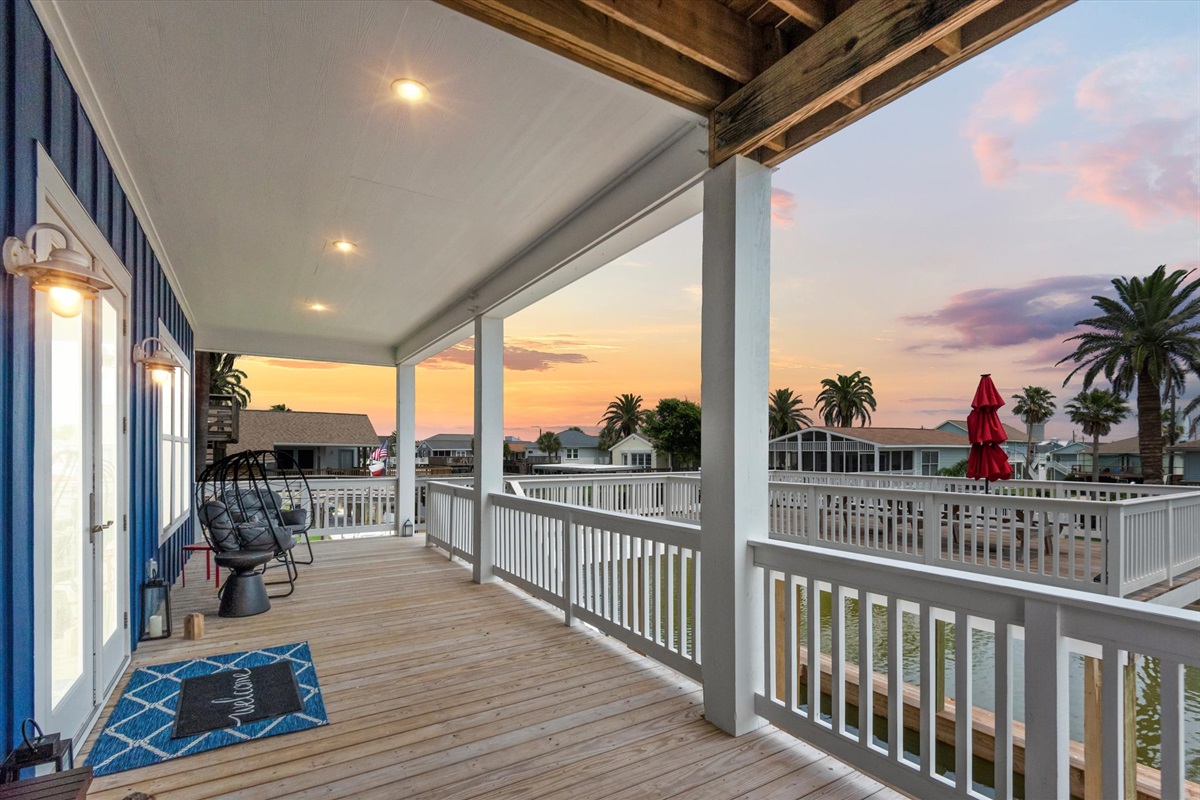b5452318557c432daefe75854c4c013a Large | Beachhouse | Texas | TX | Vacation Homes | Galveston | Crystal Beach | Kokomo | Breezy Days | Beachfront Elegance | Sunrise Serenity | Southern Sands Property Management, LLC