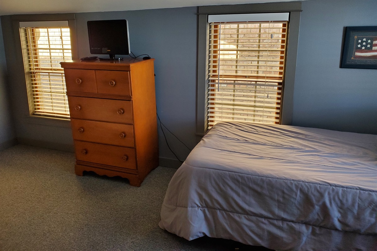 Small TV in two twin room