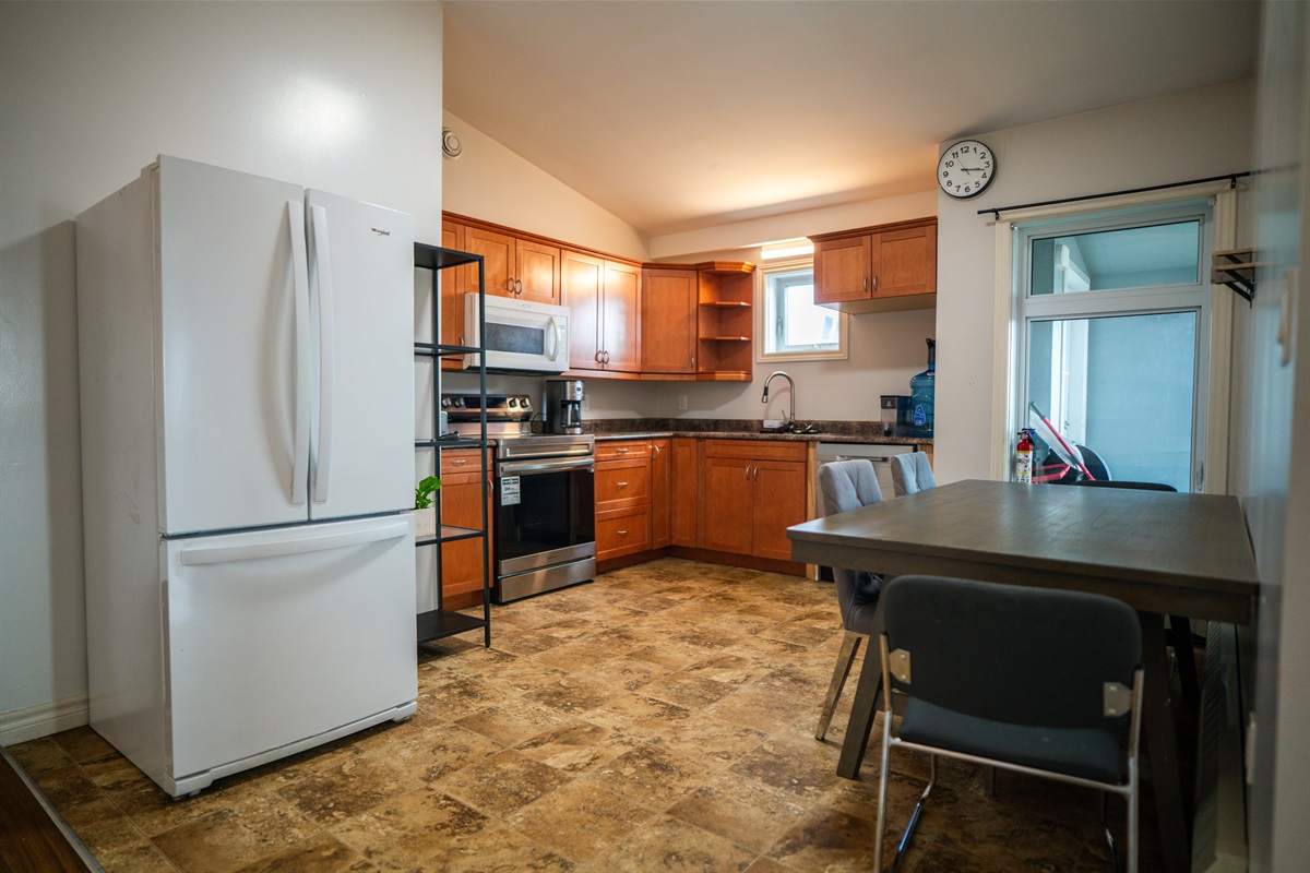 Kitchen/Dining Area