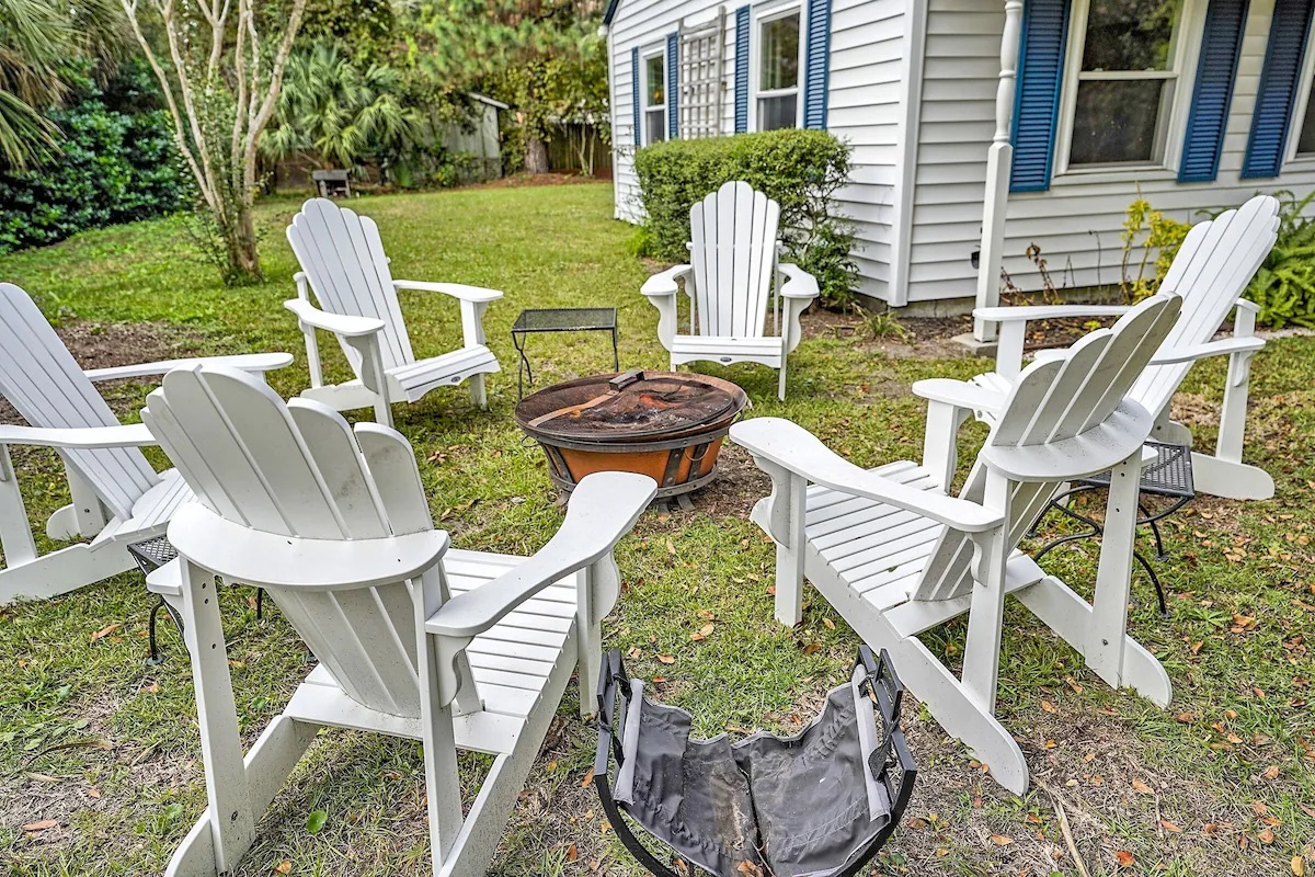 25 21st Avenue | Seas the Day | Backyard | IOP Escapes