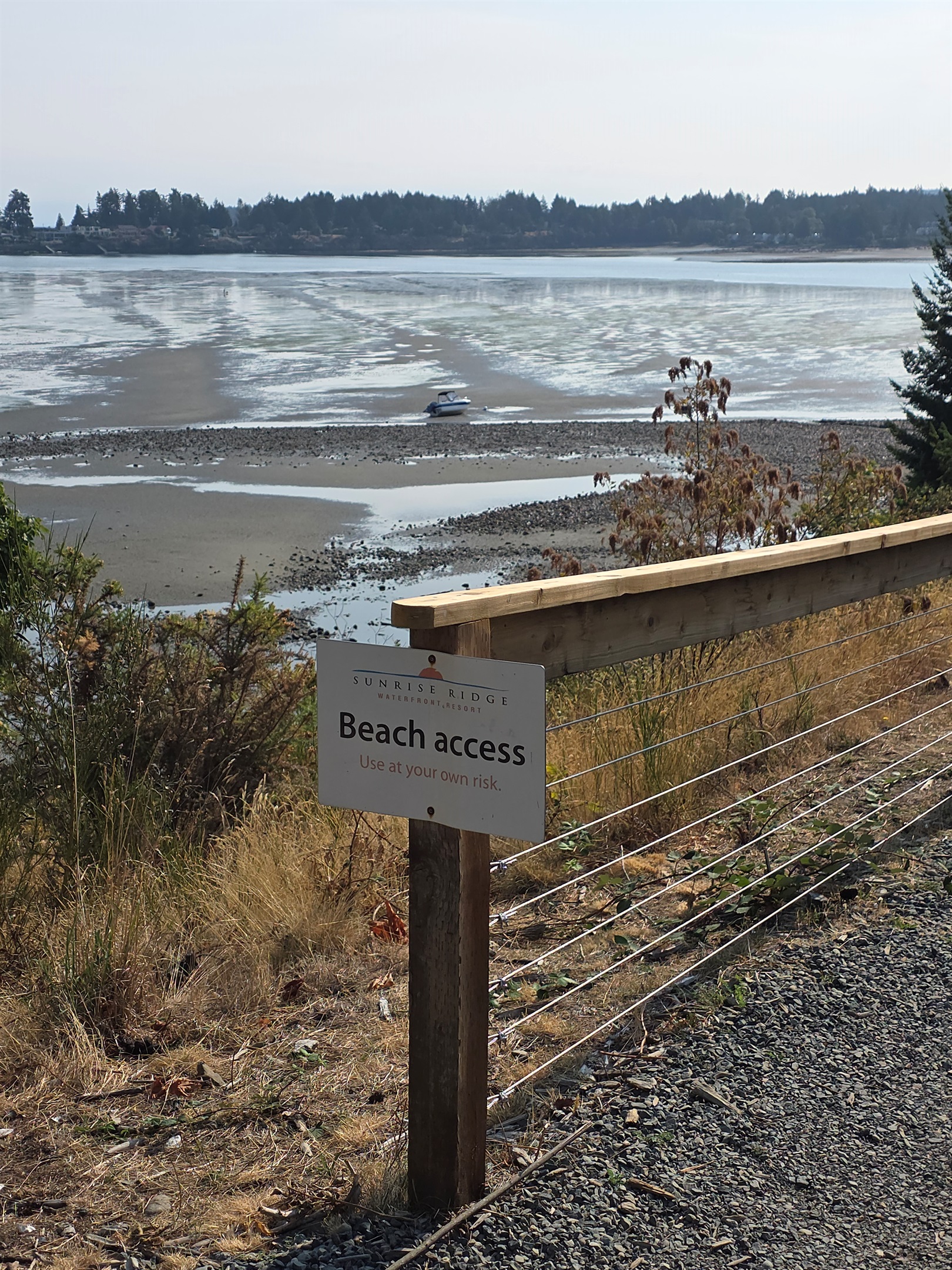 This way to the beach behind the Resort. Private pathway to beach.