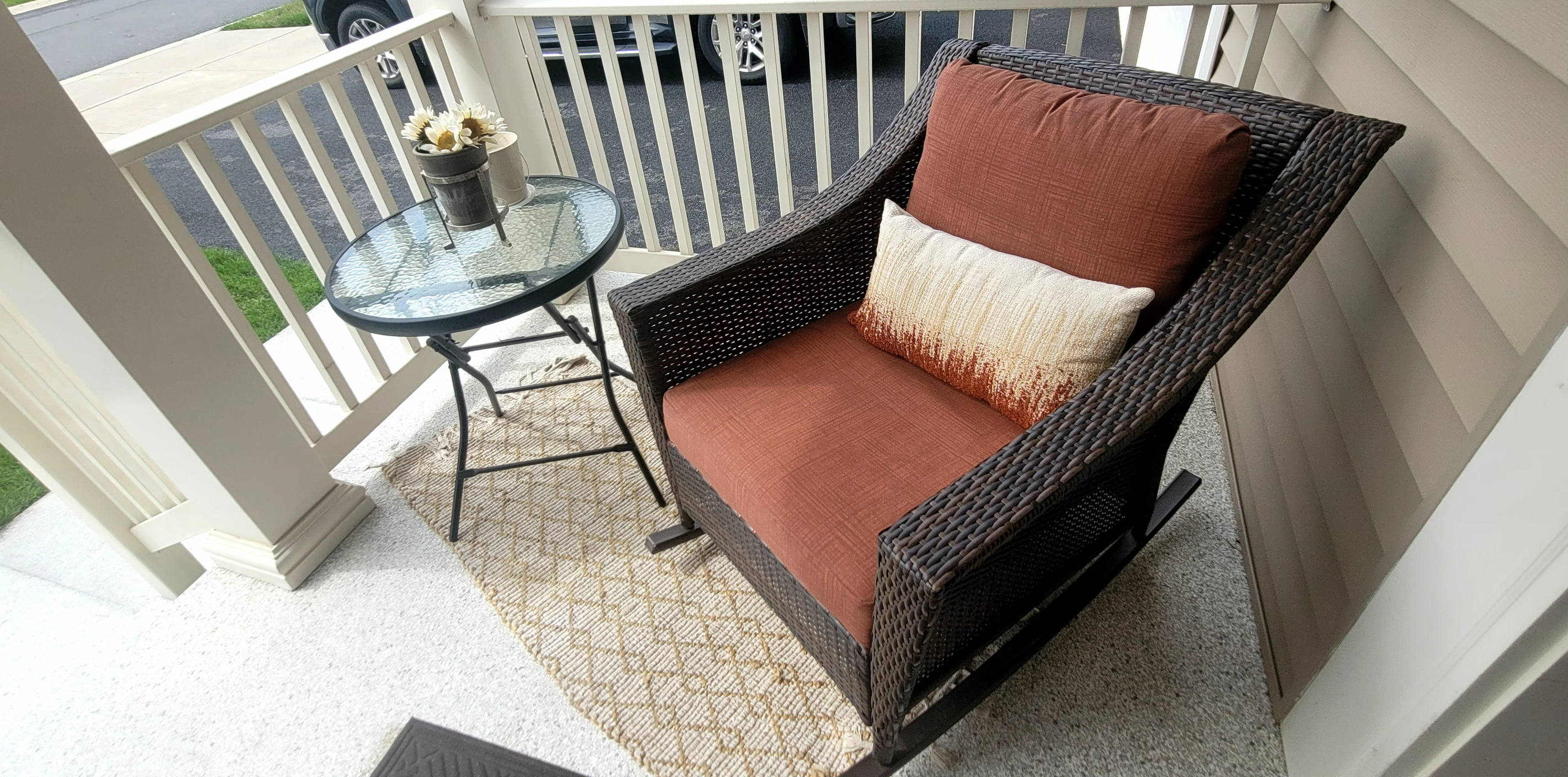 Perfect spot for that one early riser that needs their morning coffee!