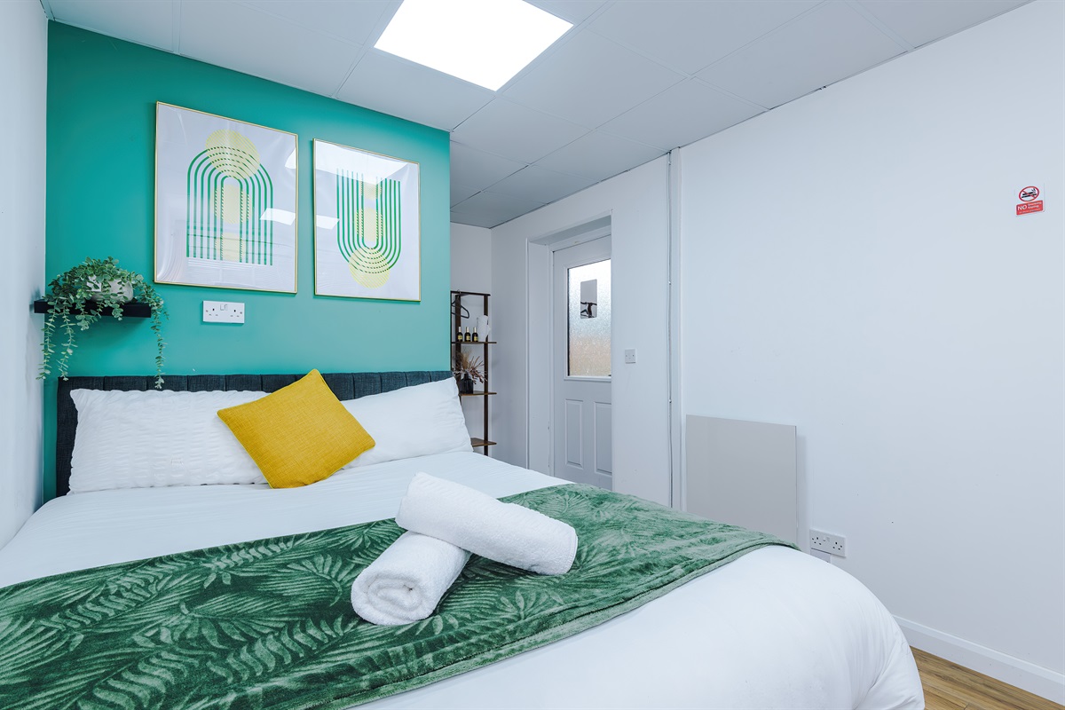 Bedroom 5 (Annex) benefits from a hotel comfort King sized bed which can be arranged into 2 single beds, ensuite and a smart TV