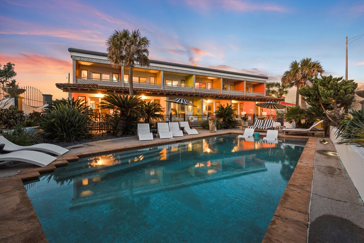 b56aca43017043739f69cb3be4ed0f0c Large | Beachhouse | Texas | TX | Vacation Homes | Galveston | Crystal Beach | Kokomo | Breezy Days | Beachfront Elegance | Sunrise Serenity | Southern Sands Property Management, LLC