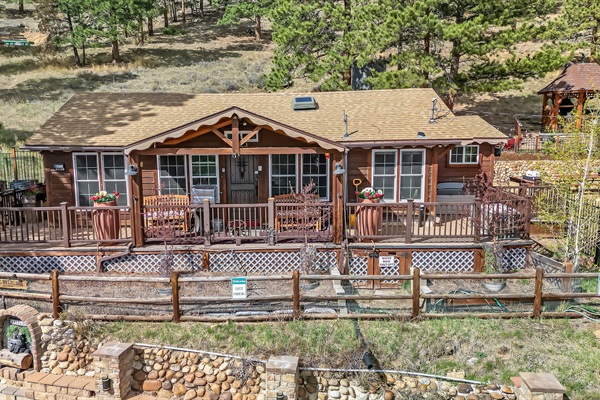 Welcome to The Overlook! Your private mountain retreat in Estes Park.