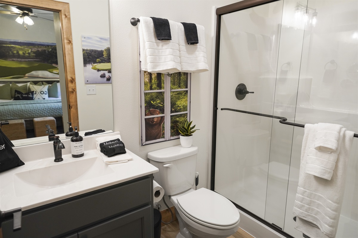 Attached ensuite bathroom and a nod to all you Caddyshack fans