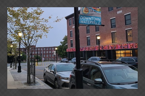 Downtown Main Street in Waterville is a 5 min walk!