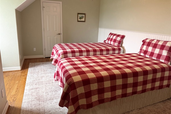 Two twins that can be combined with special included hardware into a queen. We will setup whatever you choose.