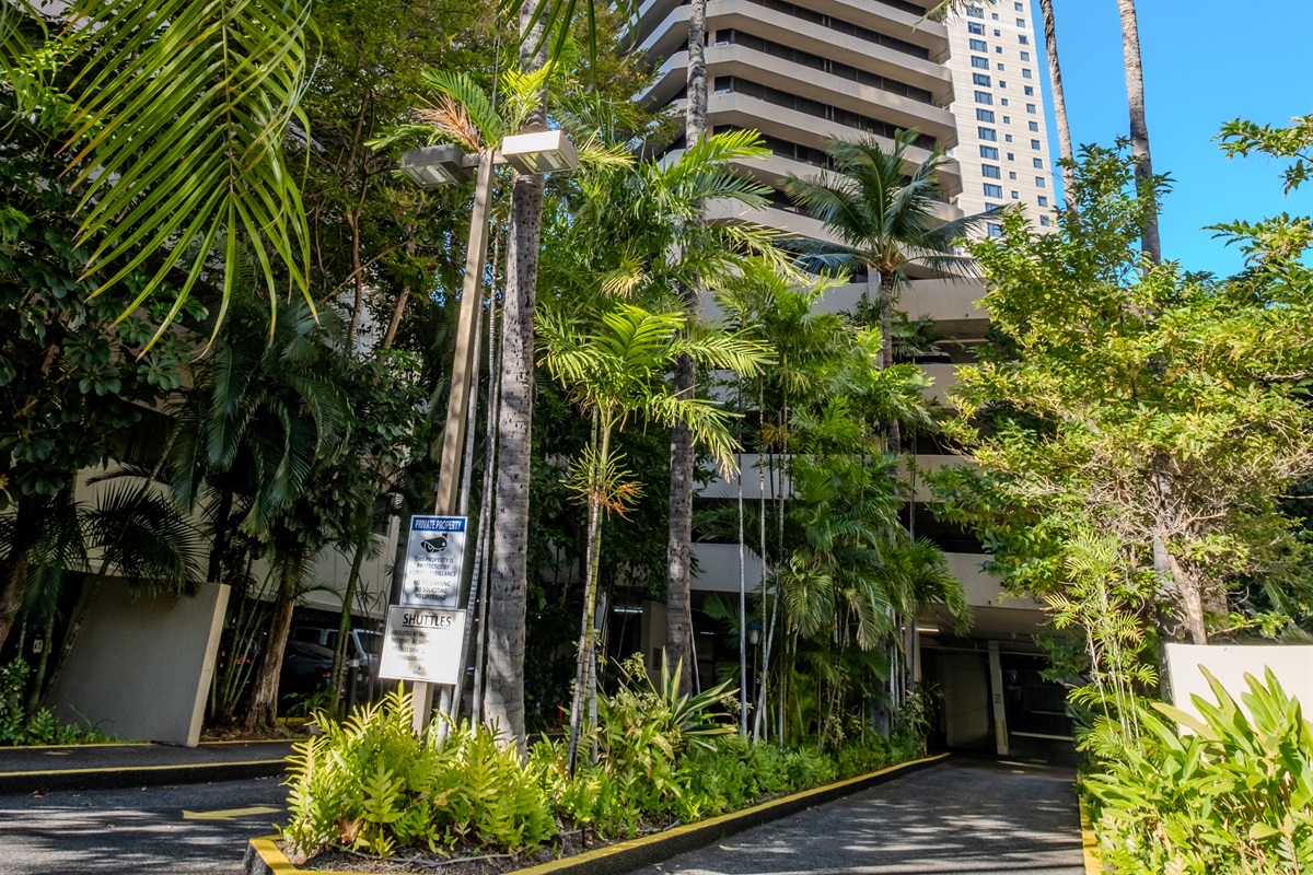 Framed by lush palms and tropical greenery, the Waikīkī Marina welcomes you to island life at its finest. Just moments from the beach, shopping, and dining, this peaceful entryway sets the stage for your perfect Hawaiian retreat.