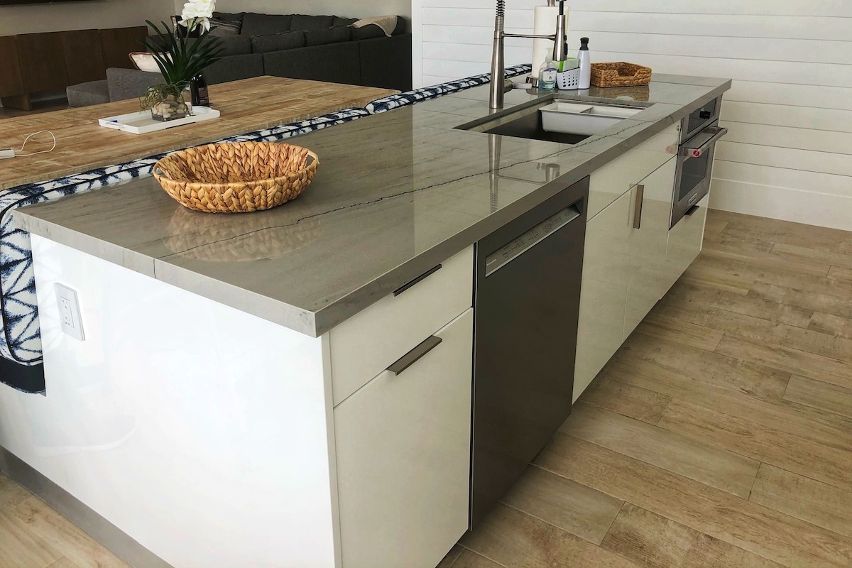 Extremely Well Stocked Kitchen~ With Drip, and Keurig Coffee Makers
