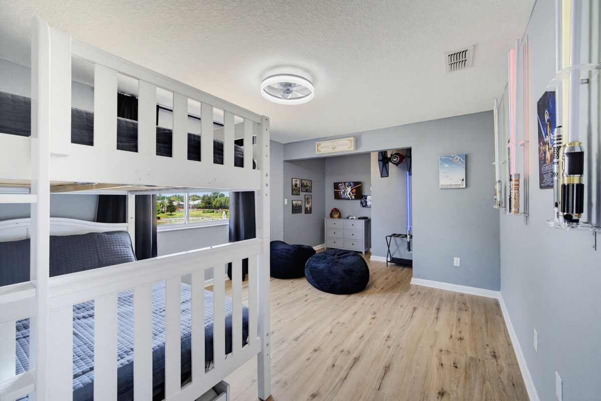 Star Wars full-over-full bunkbed w/ twin trundle