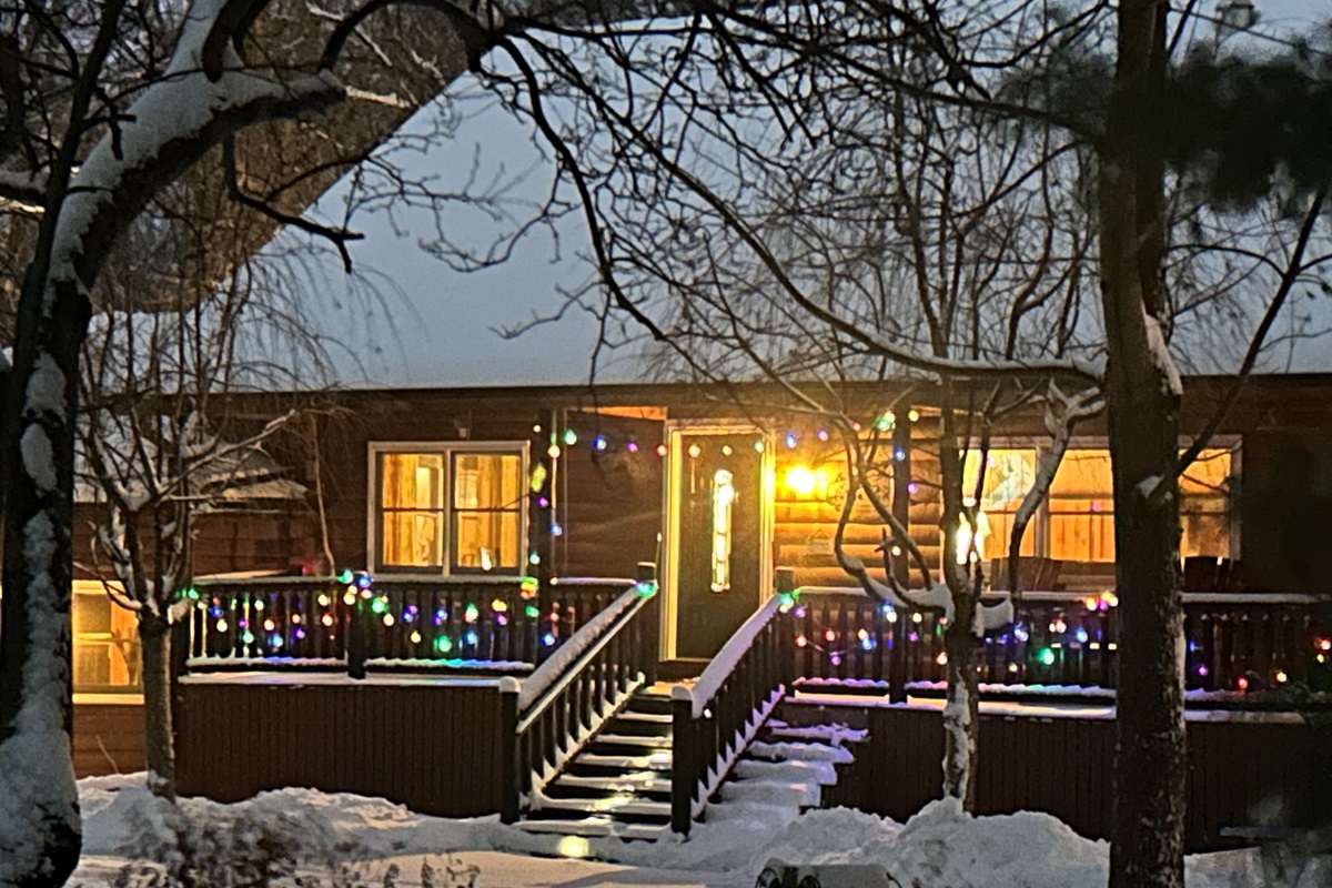 If you prefer to avoid using the outdoor stairs to the cabin, you can choose to enter the cabin through the sunroom.
