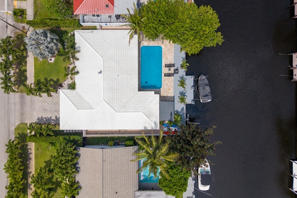 Palm-lined entrance to your private Fort Lauderdale retreat
