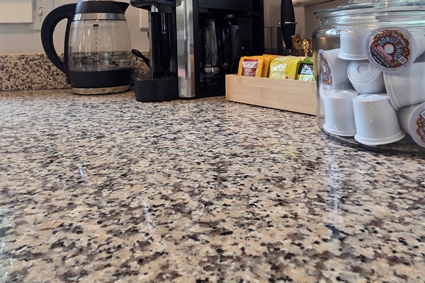 Combination Drip/Single Cup Coffee Maker and Electric Tea Kettle
