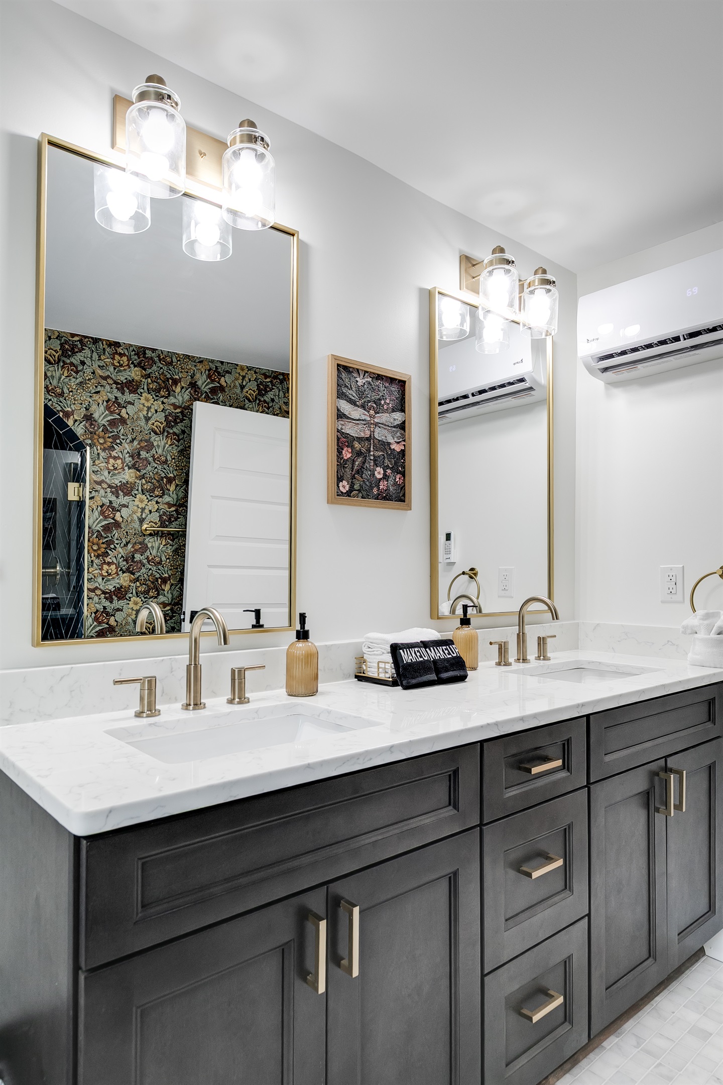 Spa-like Retreat: Dual sinks and elegant decor create a relaxing atmosphere for your getaway!