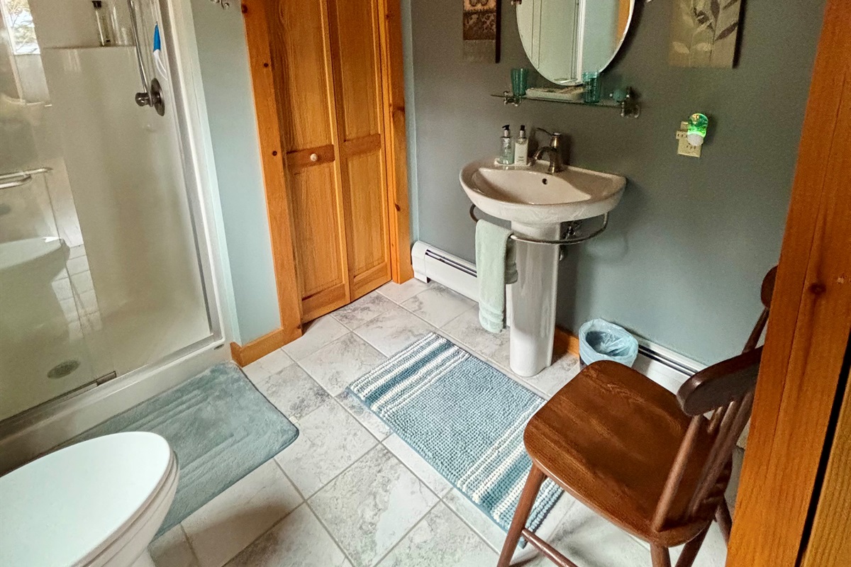 2nd bathroom