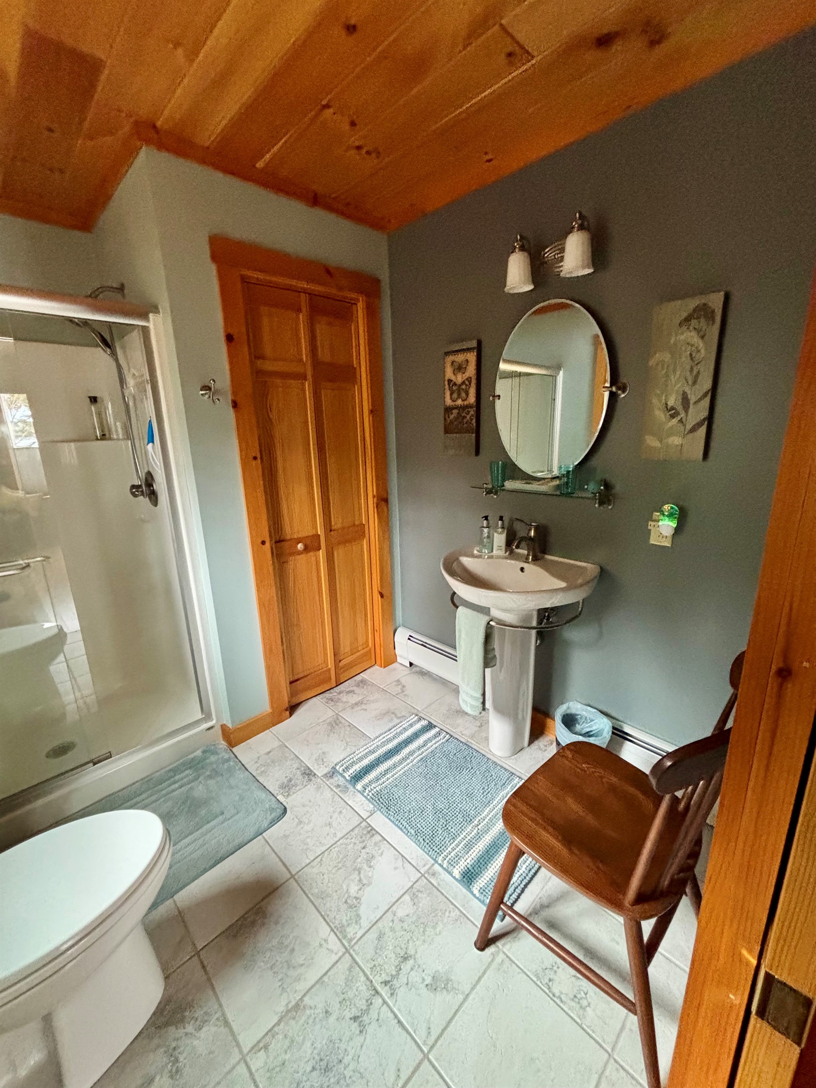 2nd bathroom