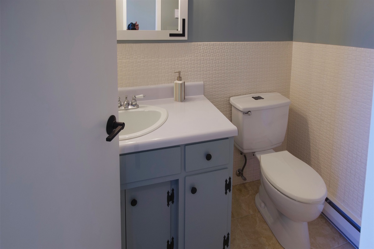 b5e6aa57c47f4af78258a4de7af67801 Large