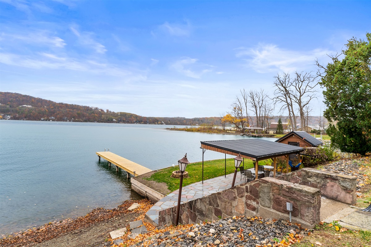 Lakeside canopy with outdoor dining area