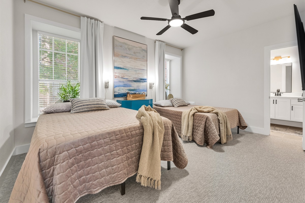 2nd Bedroom: 2 Full beds