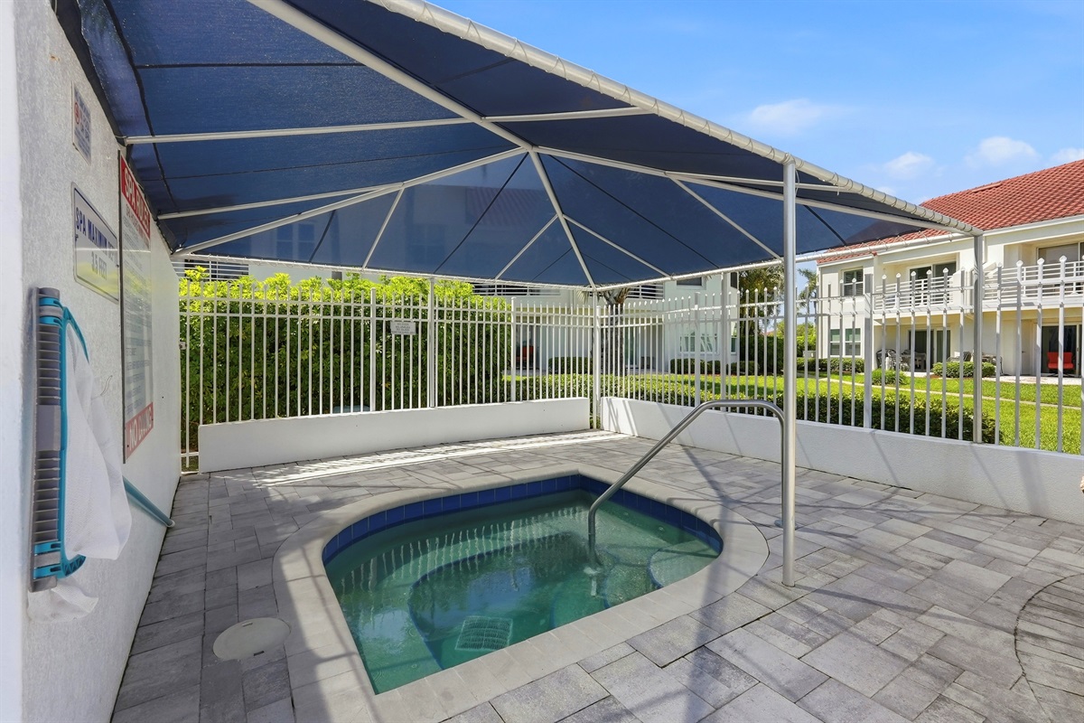 Enjoy access to the resort-style heated pool surrounded by palm trees and lounge chairs, it&rsquo;s a guest favorite for sunbathing or a refreshing dip.