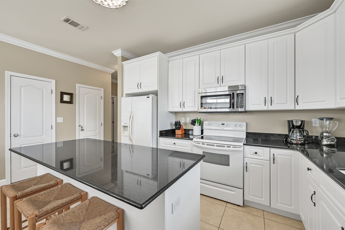 Full Kitchen #2– Includes blender + island seating