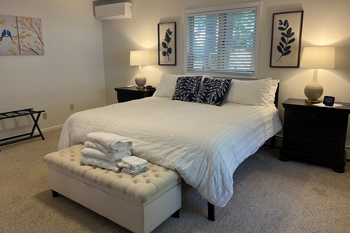 1st floor King with ensuite bath