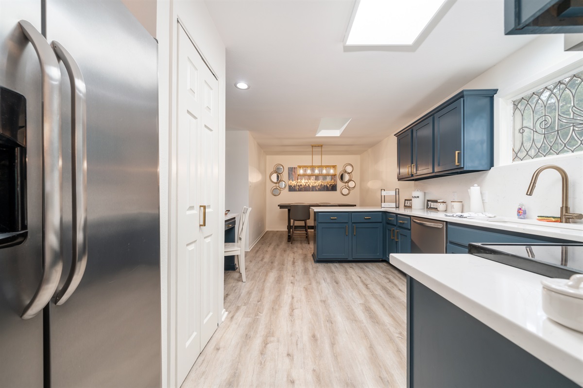 Modern Kitchen with Stainless Steel Appliances