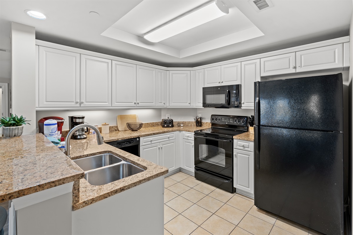 Kitchen- roomy counter space
